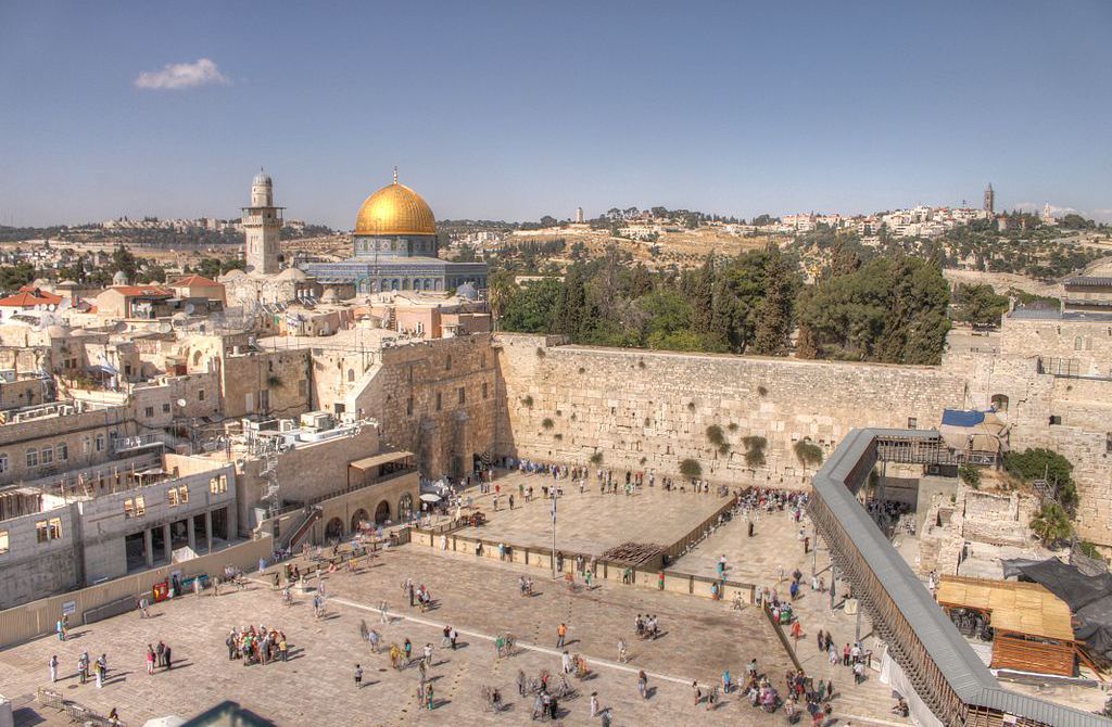 The_Western_Wall_and_Dome_of_the_rock_in_the_old_city_of_Jerusalem-1024x670