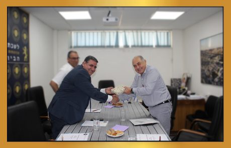 נשיא לשכת המסחר דרור אטרי מארח את קונסול כבוד של בורונדי